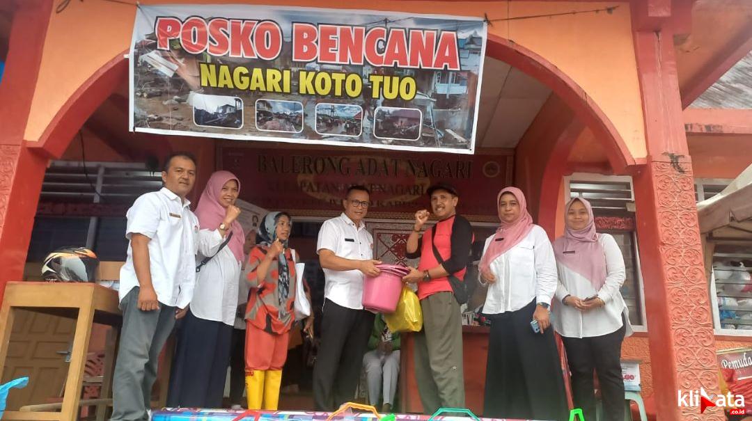 PERSI SUMBAR  Memberikan Paket Perlatan Mandi Bagi Korban Banjir Bandang