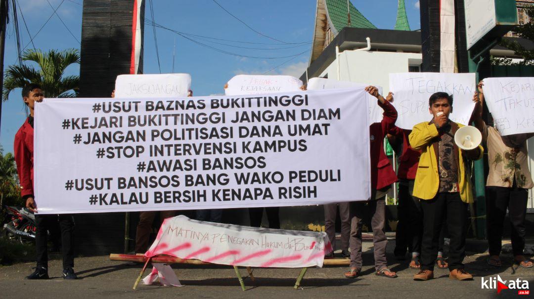 Perwakilan Aliansi BEM Sumbar Demo Kejari Bukittinggi, Darwansyah: Demo Mahasiswa di...