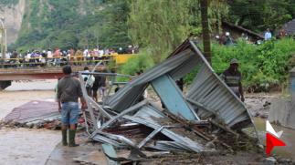 Air Bah Sungai Ngarai Sianok Merobohkan Sejumlah Bangunan